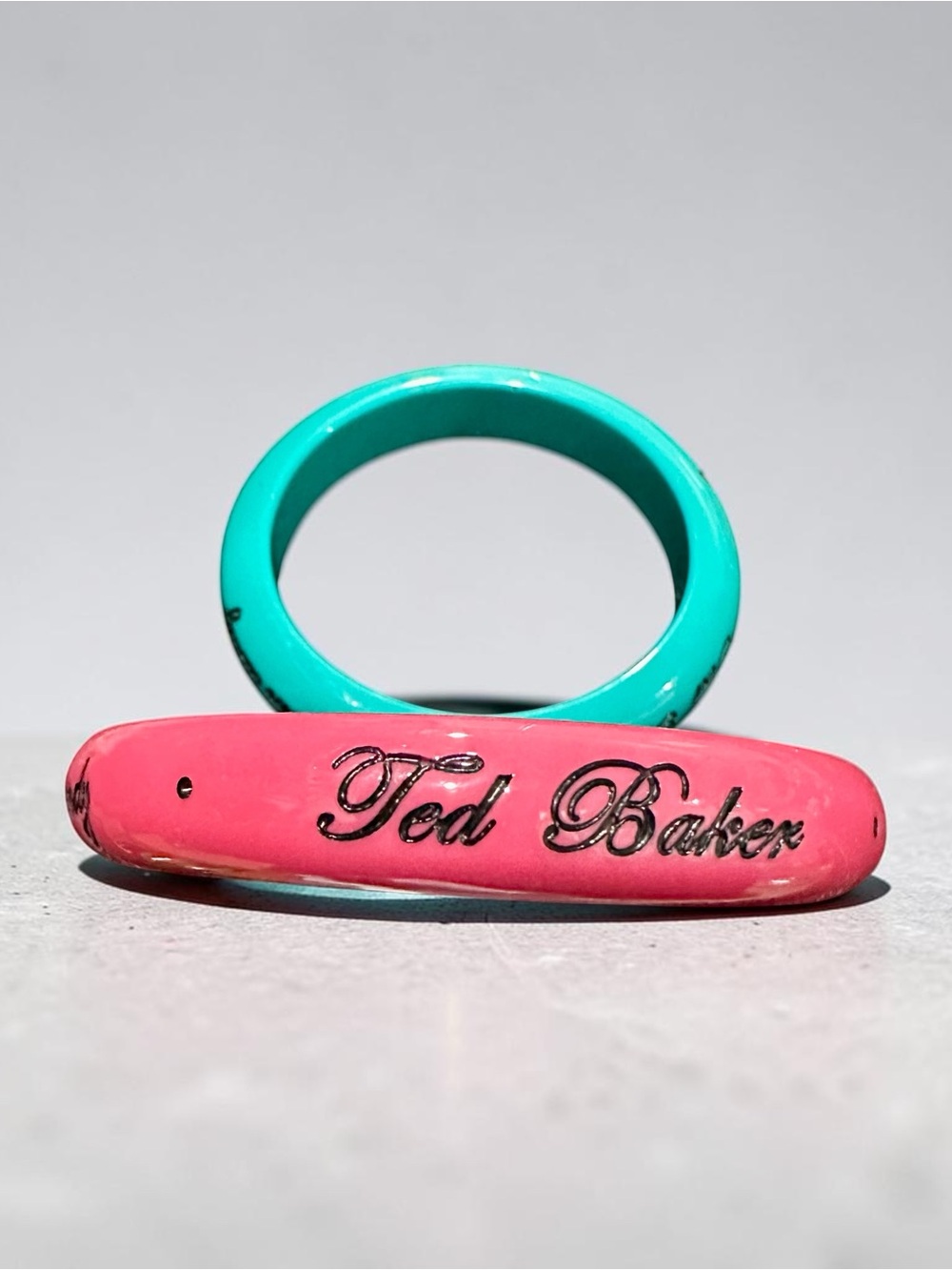 Ted Baker London Resin Bangle Bracelet Set Pink Teal Gold Script Logo Stack - Picture 6 of 7